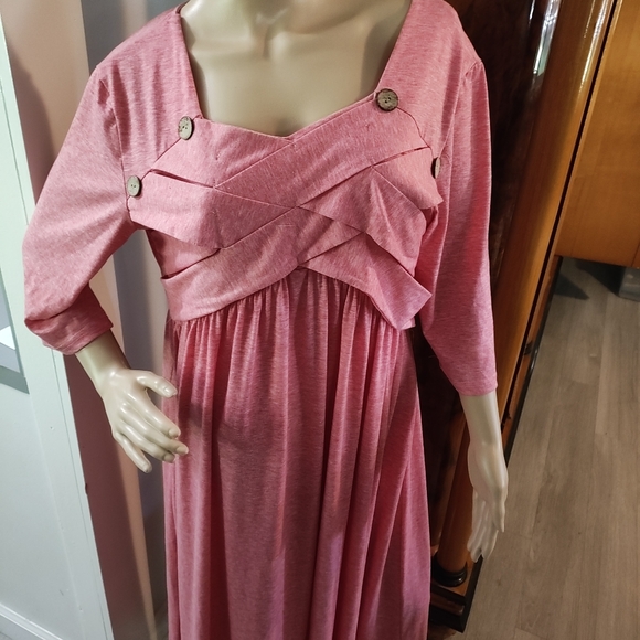 Beautiful plus size Dress - Picture 3 of 3